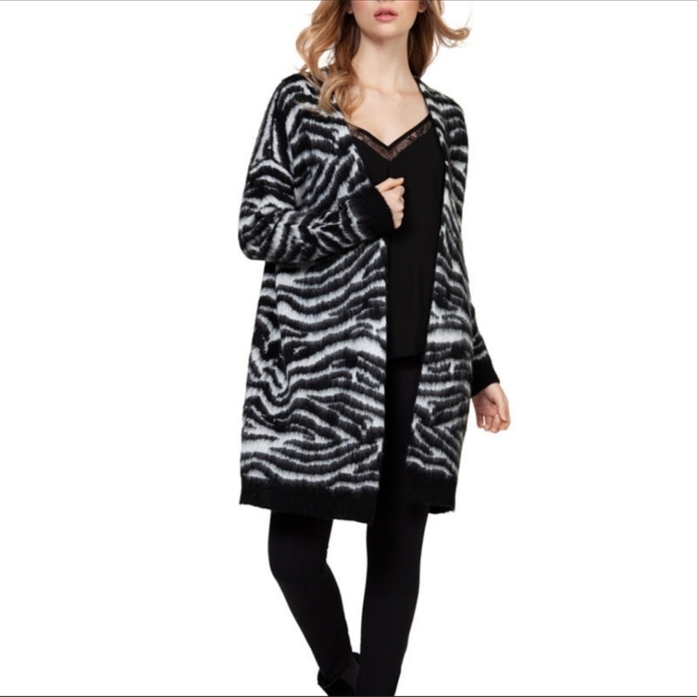 Black Tape Zebra Long Sleeve Open Long Cardigan Size Large New